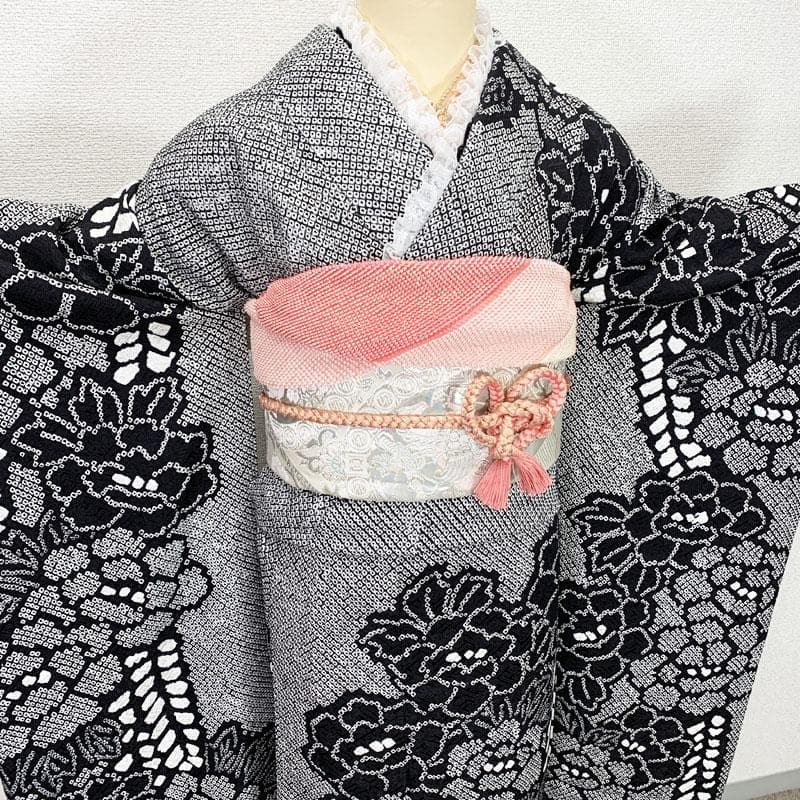 507z7☆きものやまと誂製 振袖 総絞り 古典柄牡丹 黒☆美品 成人式 結婚式