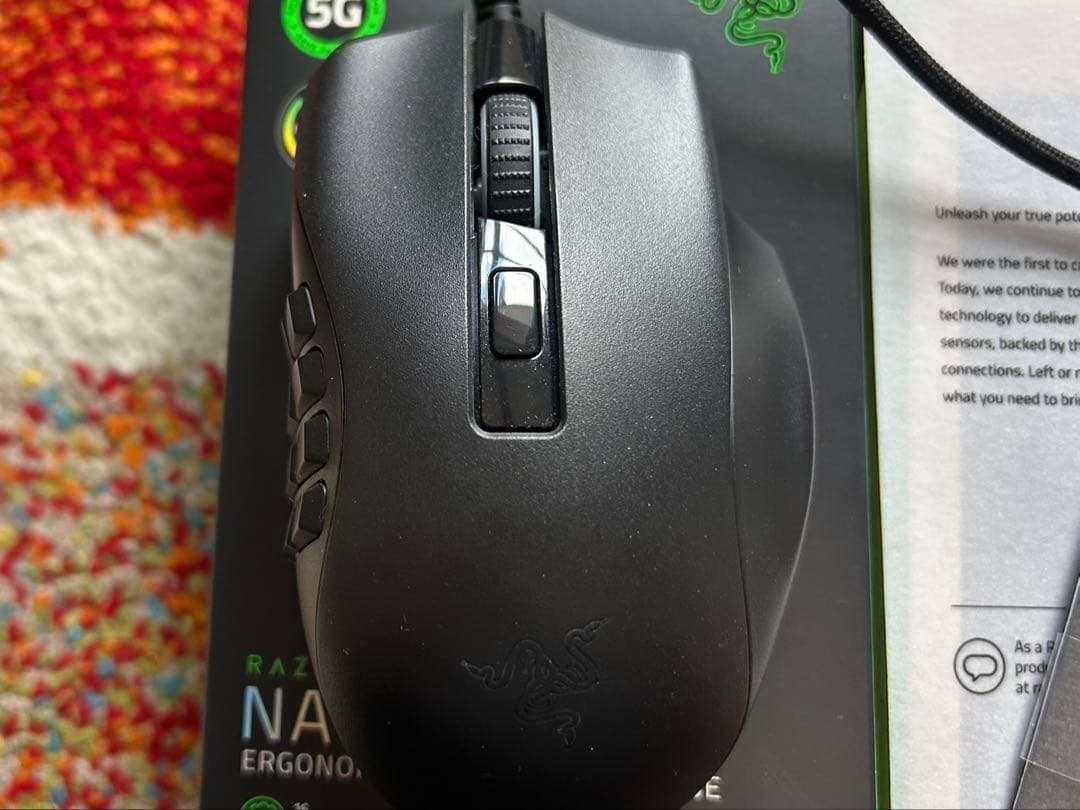 Razer Naga X ゲーミングマウス 有線 MMO向け 美品