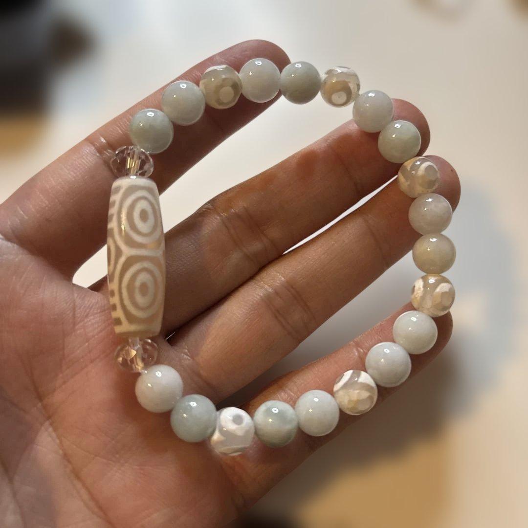 これは！すっごい綺麗！老玉髄白龍眼天珠と三眼天珠と翡翠！すっごいパワー！