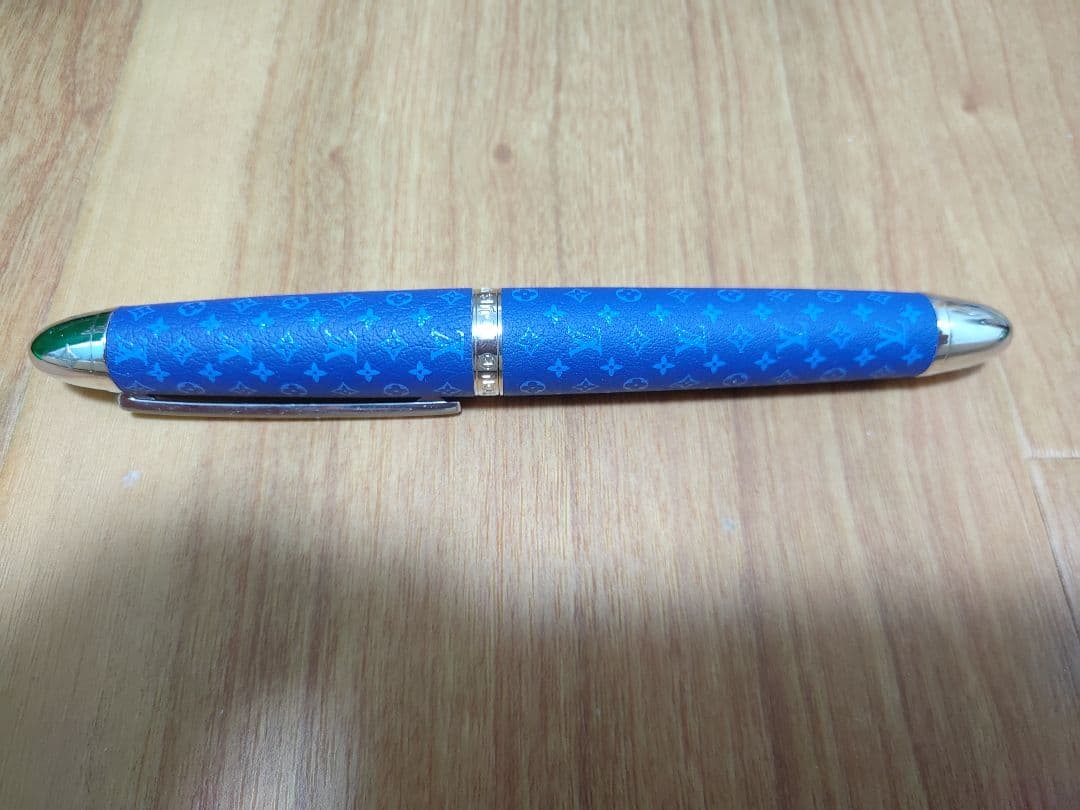 ルイ・ヴィトン ボールペン 青