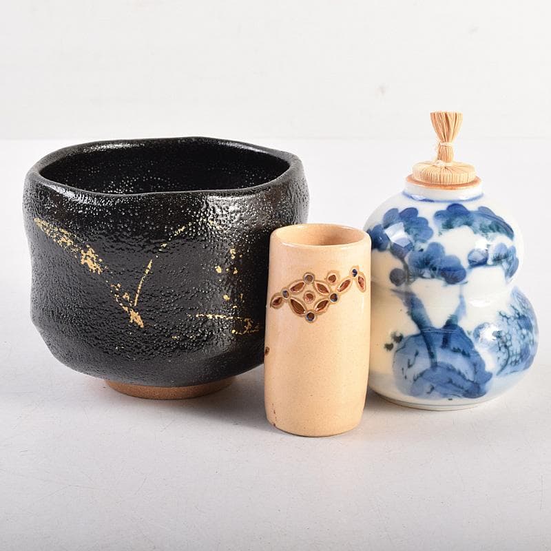 茶道具　鎌倉彫　高台寺文　利休茶箱　黒楽茶碗　振出など　七点一式　M　R8803