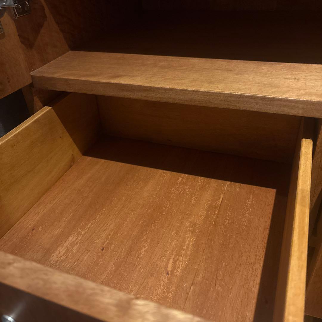 【海陸】ブラウン木製ガラス扉キャビネット