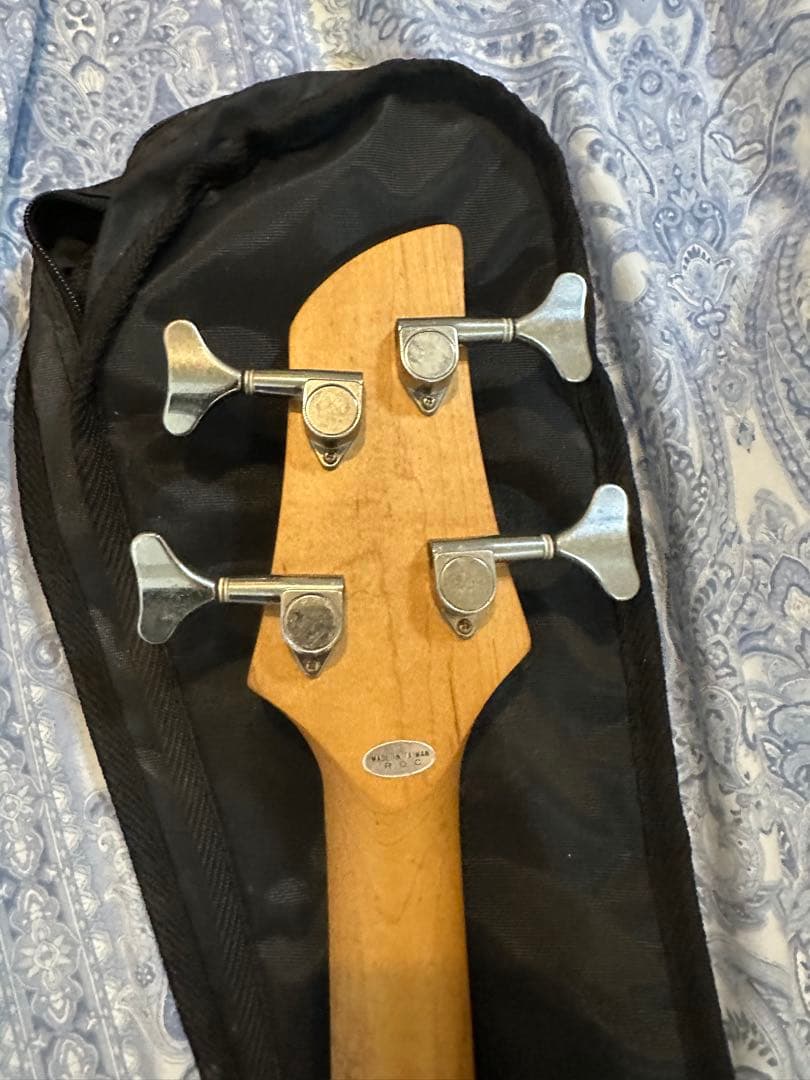 FERNANDES エレキベース 4弦 ケース付き