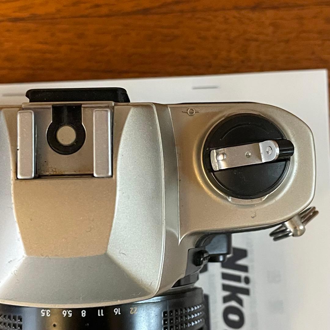 nikon FM10 マニュアル一眼レフ　フィルムカメラ　オマケ付きセット