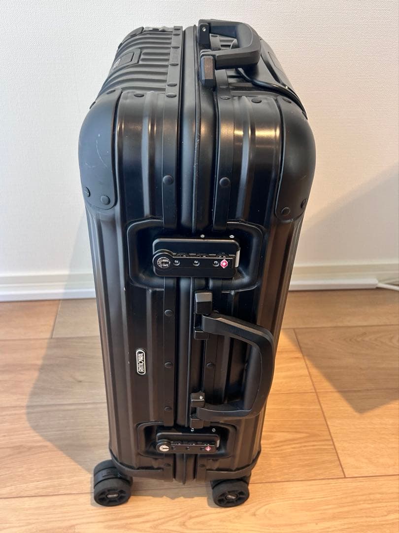 リモワ rimowa トパーズ　ステルス アルミニウム キャリーケース ブラック