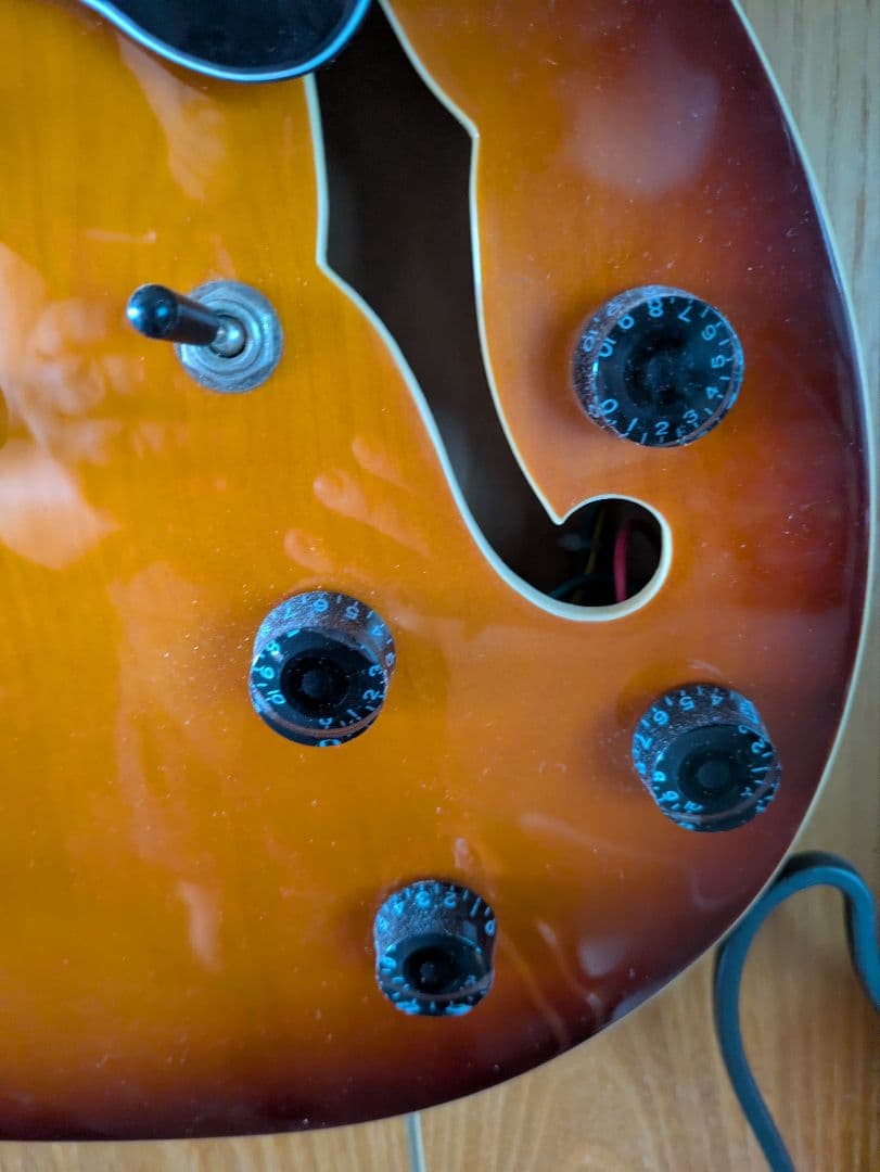 Grote セミアコ　エレキギター サンバースト