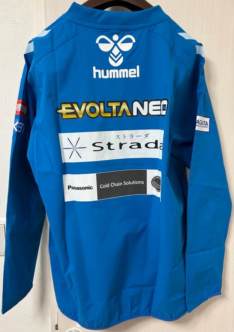 ネ*ル様 【ガンバ大阪】PROウーブントレーニングトップ hummel XO