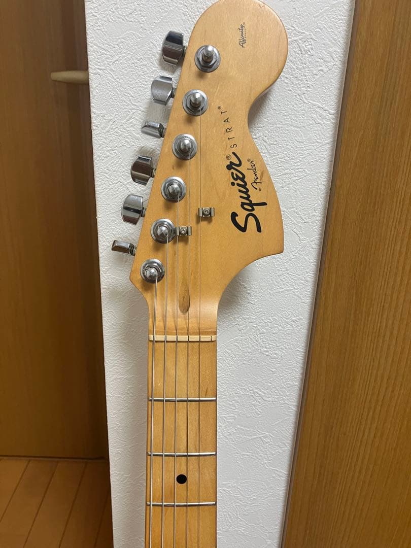 Squier by fenderストラトキャスター サンバースト スクワイヤー