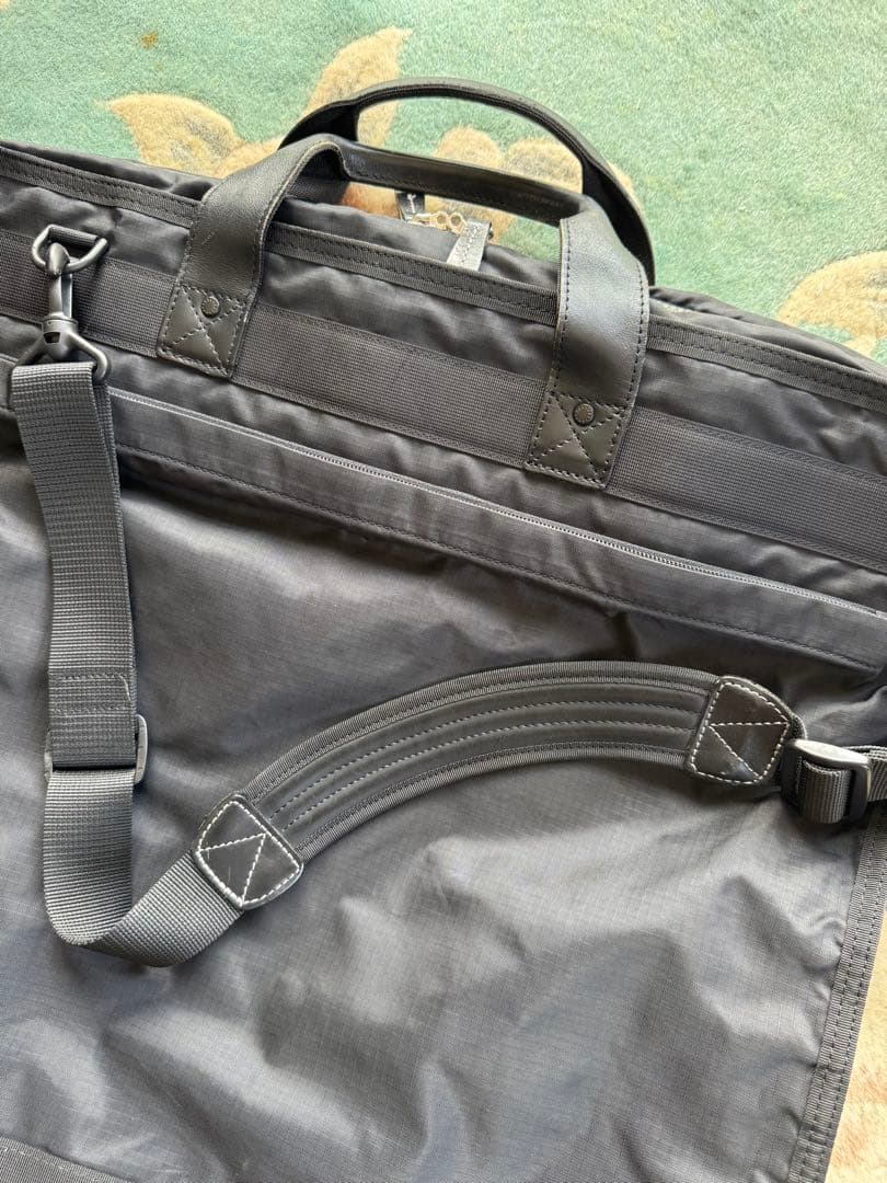 極美品　ACE GENE ガーメントバッグ ブラック