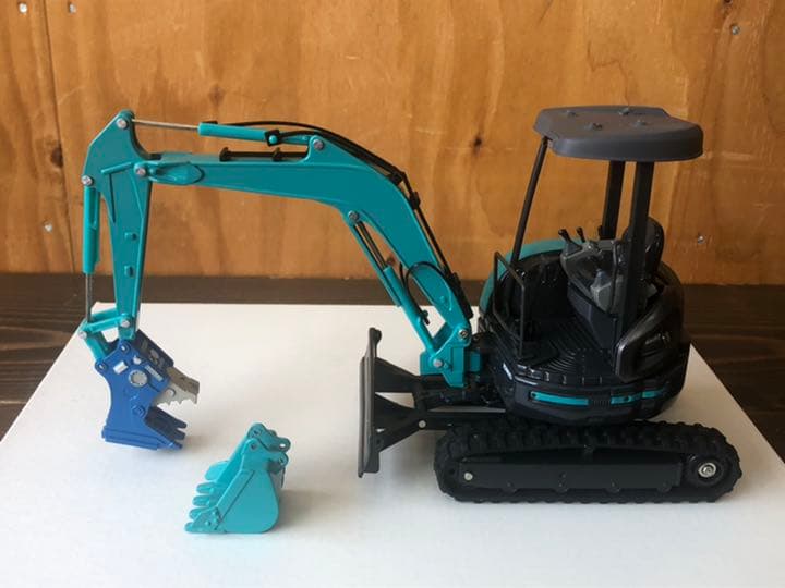 ☆カスタム☆KOBELCO コベルコ　ミニユンボ 1/21 ショベル　解体
