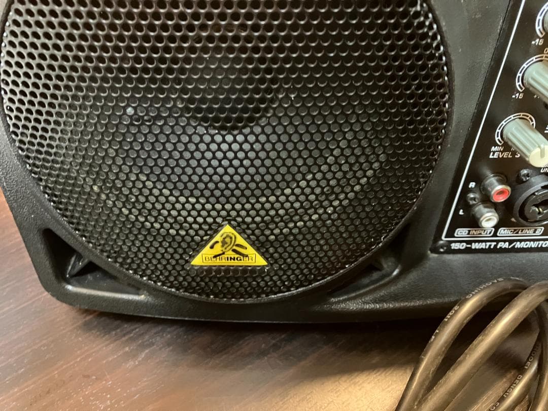 BEHRINGER EUROLIVE B205D 150W PAスピーカー