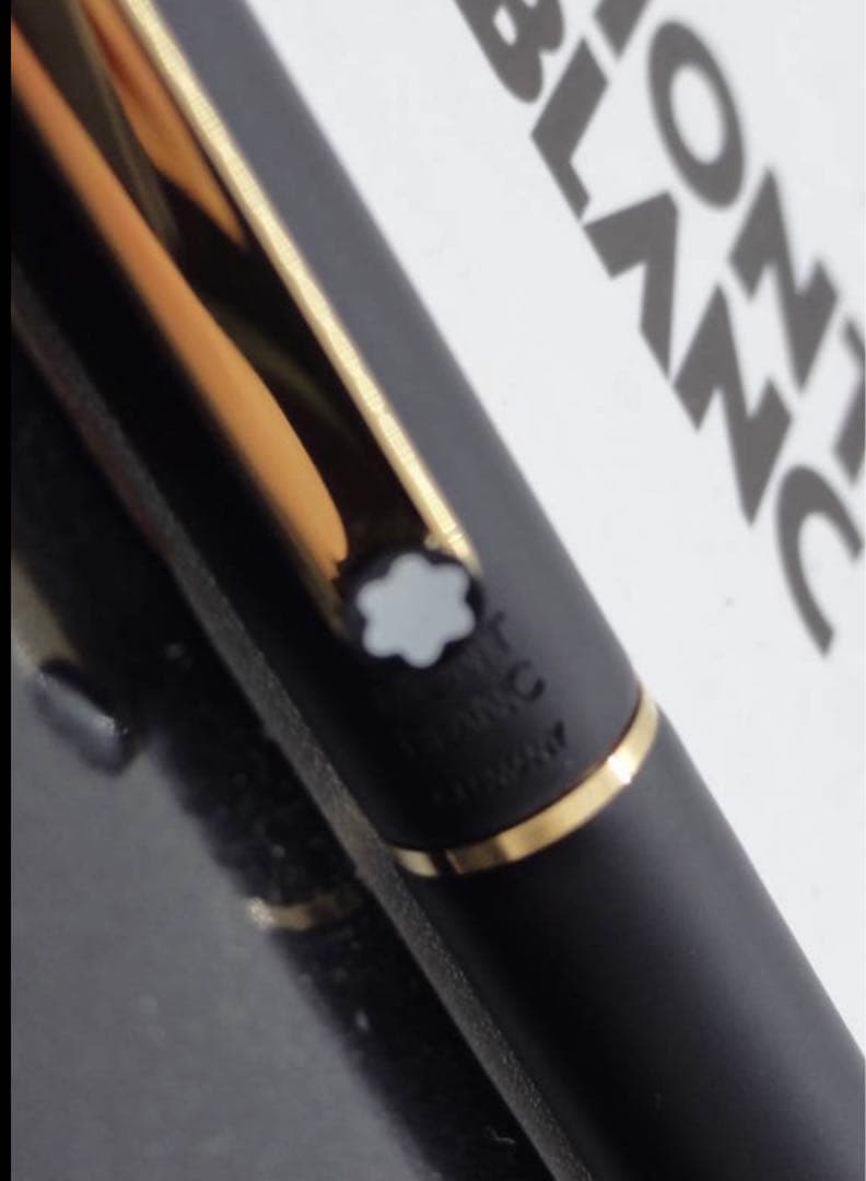 ※美品！★モンブラン・ボールペン★ブラック・カラー軸No2918ゴールドプレート