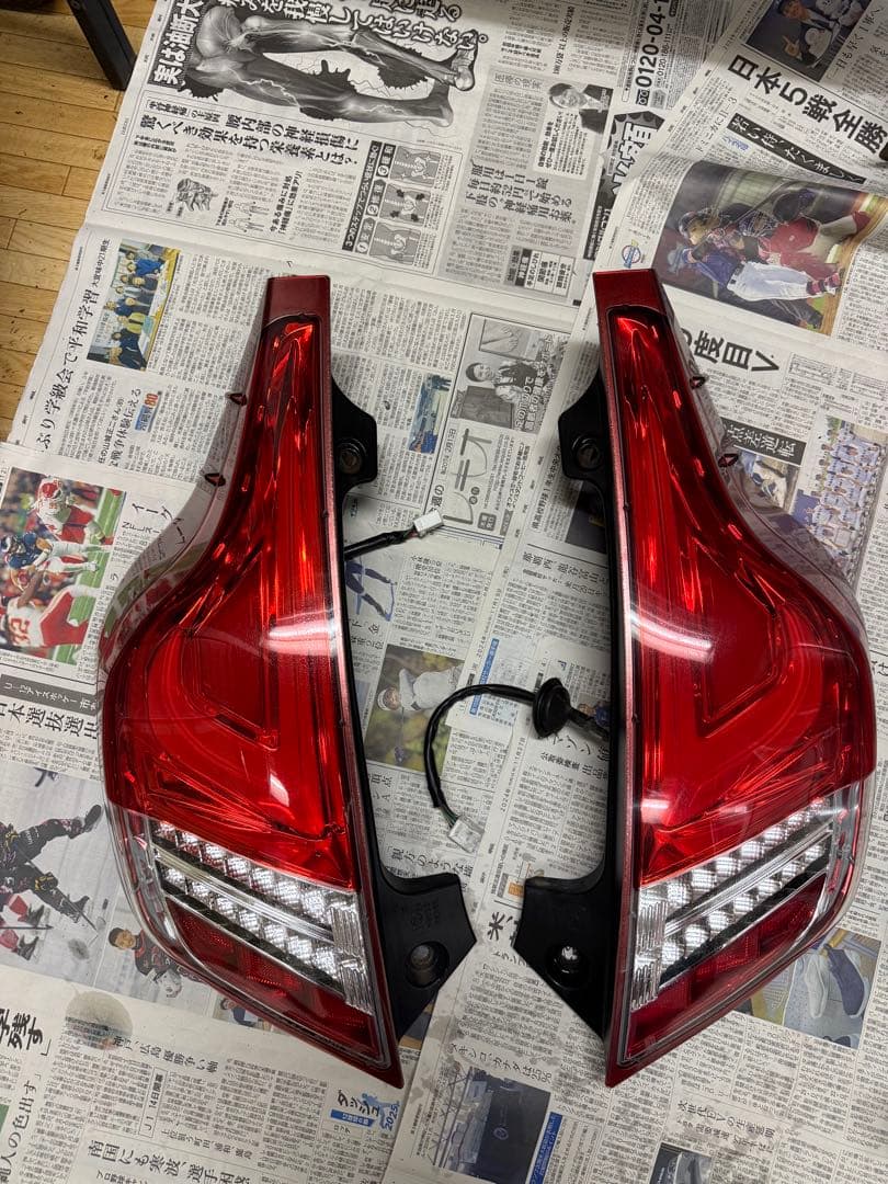アクア　テールランプ　ヴァレンティ