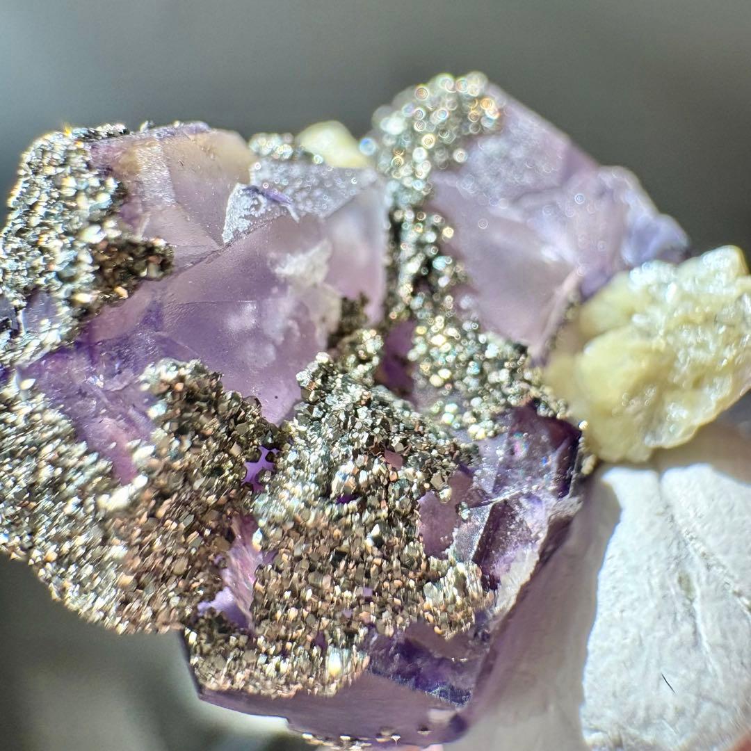 516 中国 内モンゴル産 レアタイプ フローライト&パイライト&クォーツ