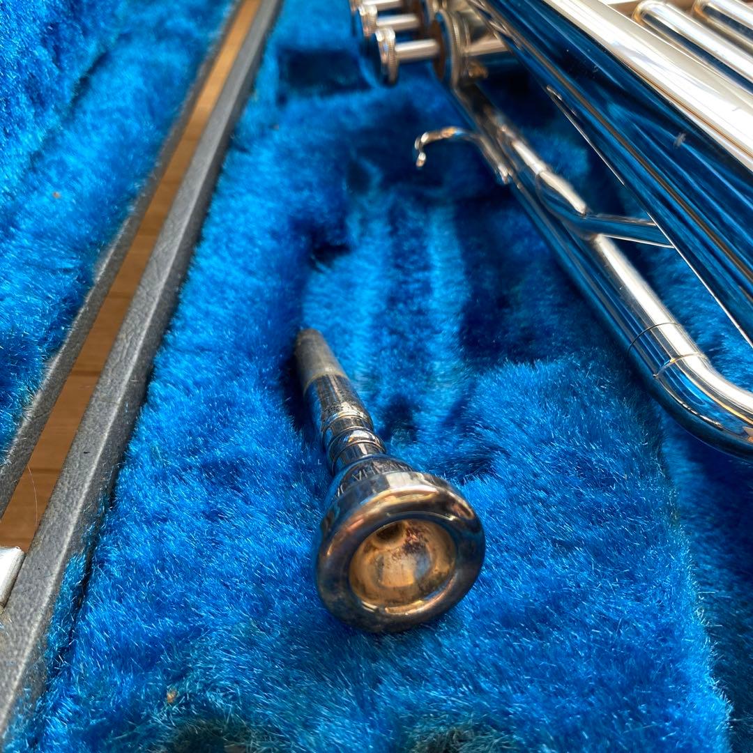 トランペット　ヤマハYTR-135 マウスピースあり