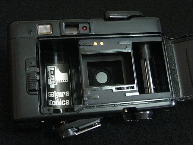 稀少 撮影可 コニカ POP EFJ の海外版 黒 konica フィルムカメラ