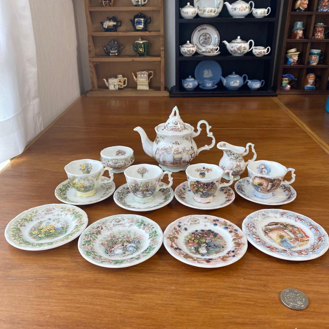 英国　ロイヤルドルトン ブランブリーヘッジ ミニチュア　ティーセット　イギリス