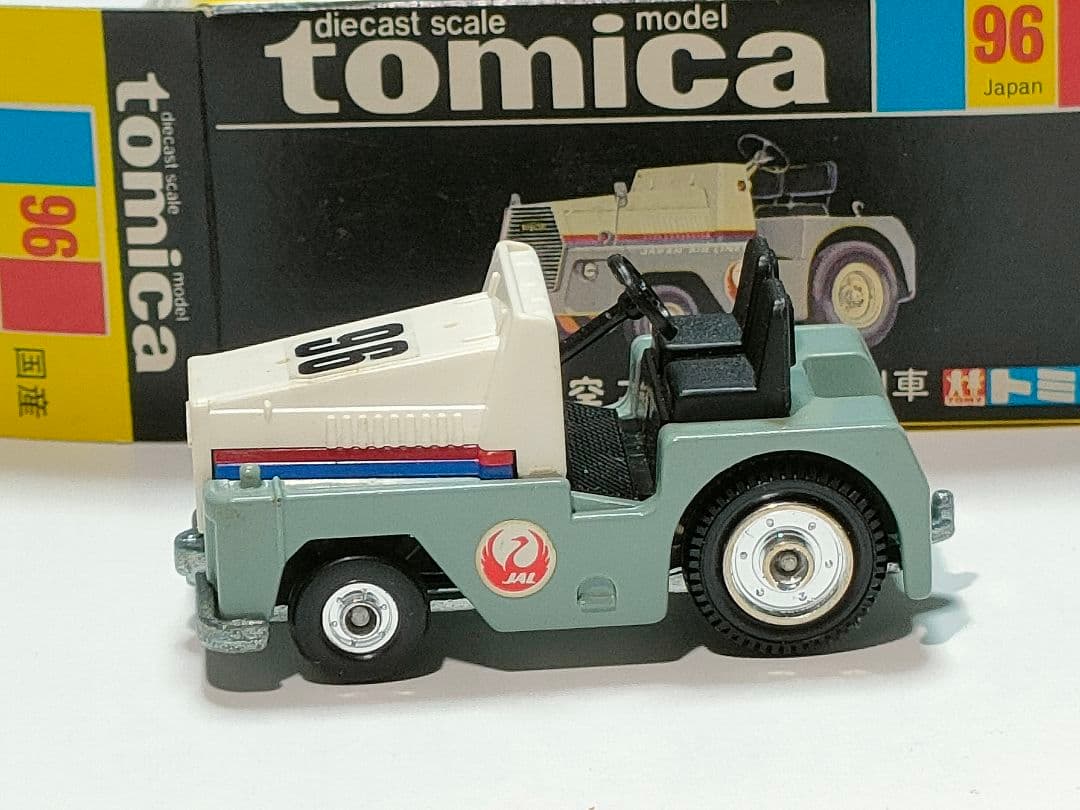 黒箱トミカ96 JAL日本航空コンテナ牽引車+100 JAL日本航空コンテナ