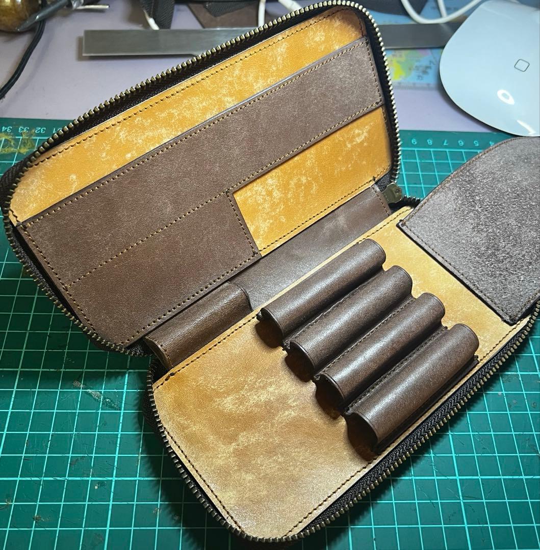 そ*ー様 プエブロ　ラウンドジップペンケース　（検 野原工芸　工房楔　こぶた　D