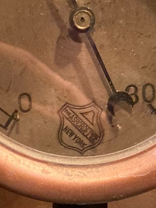 輸入品ディズニーシー　センターオブジアース　ポンプ圧力ゲージ同じ種類 20周年