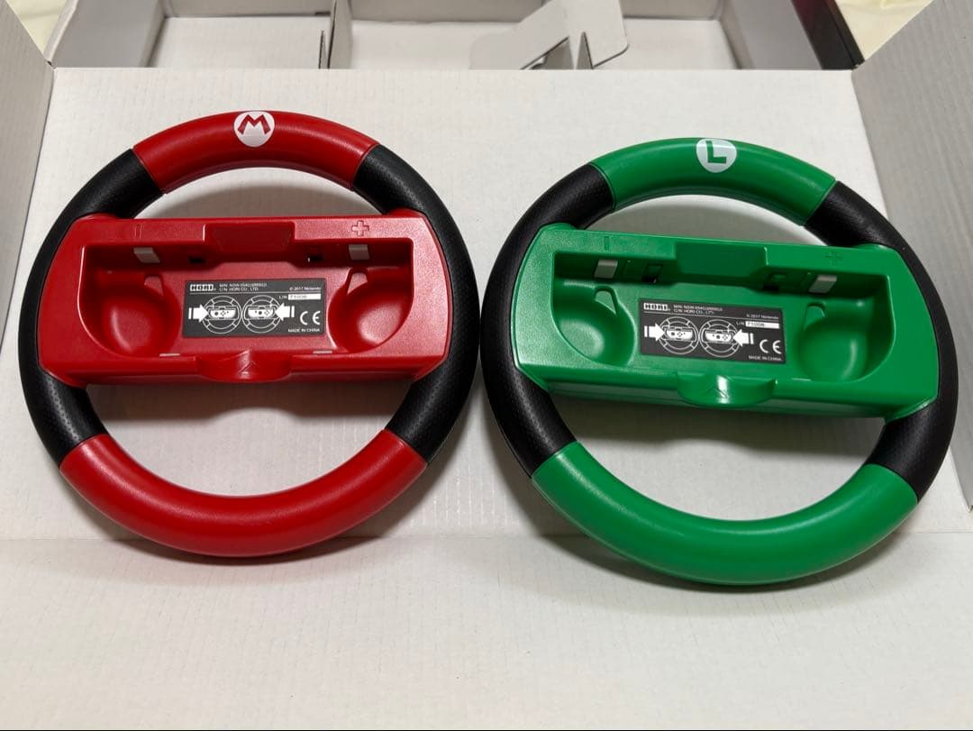 Nintendo Switch 本体+ジョイコン+マリカージョイコンハンドル