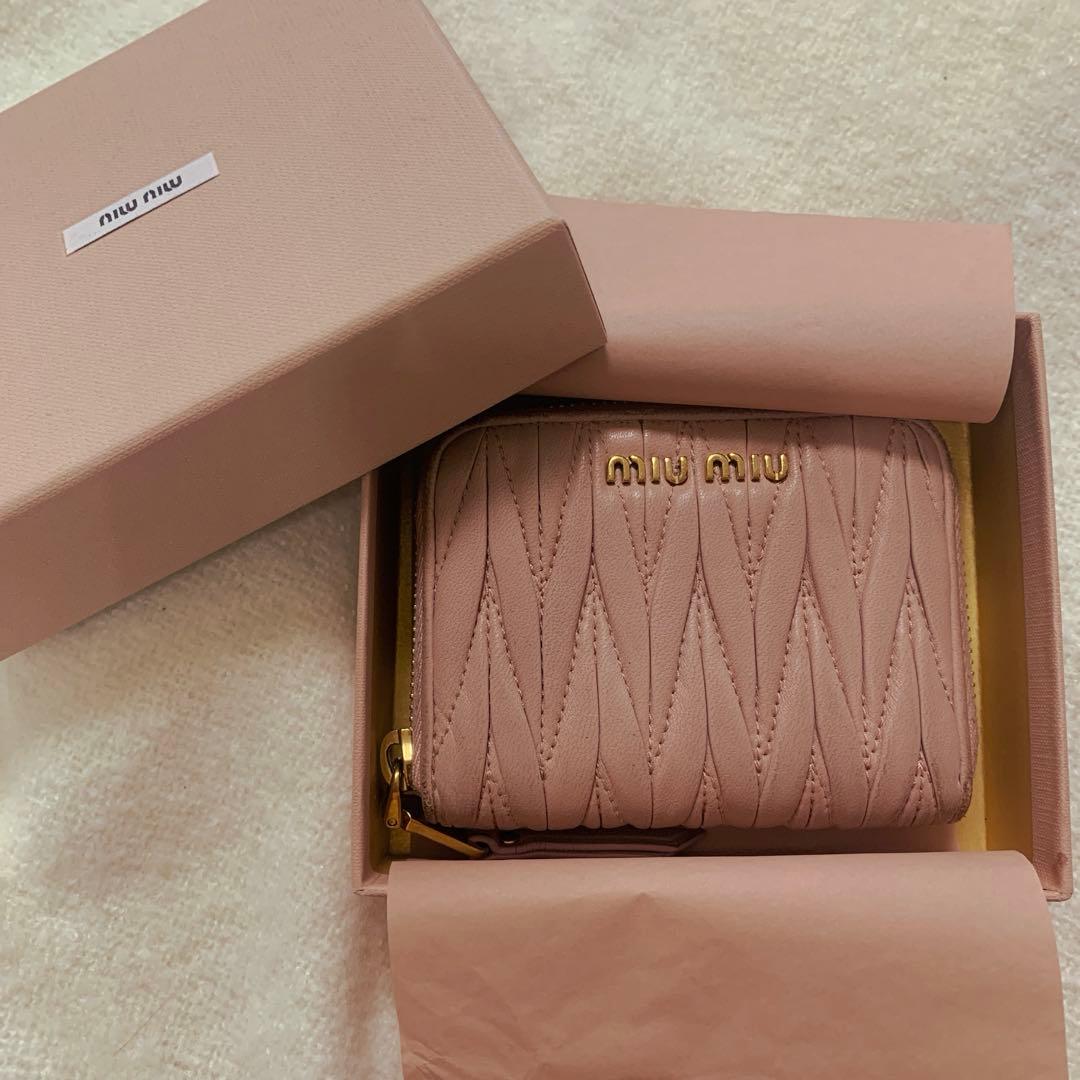 miu miu ピンク ケース