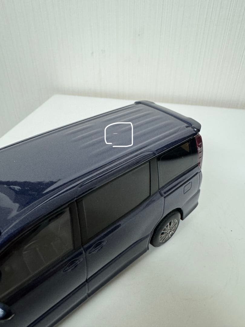 トヨタ NOAH ノア　カラーサンプル　ミニカー