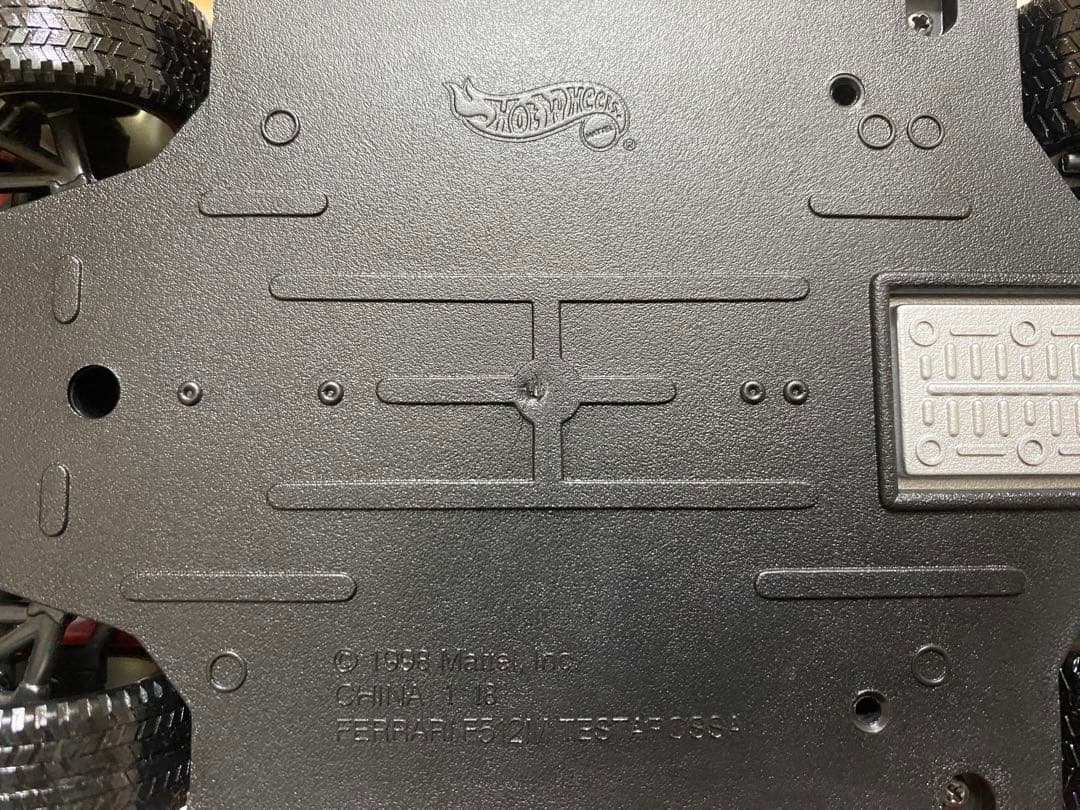 ミニカー HOTWHEELS Ferrari F512M Testarossa 1/18