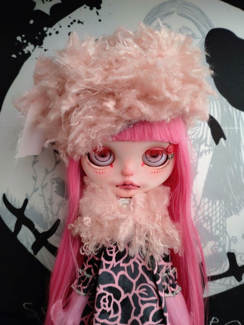 カスタムアイシードールピンクローズフェイスアウトフィット付き