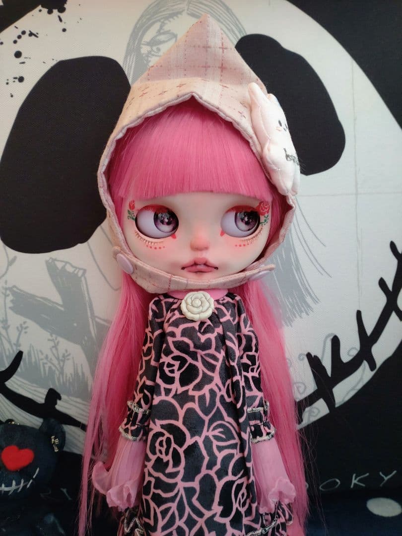 カスタムアイシードールピンクローズフェイスアウトフィット付き