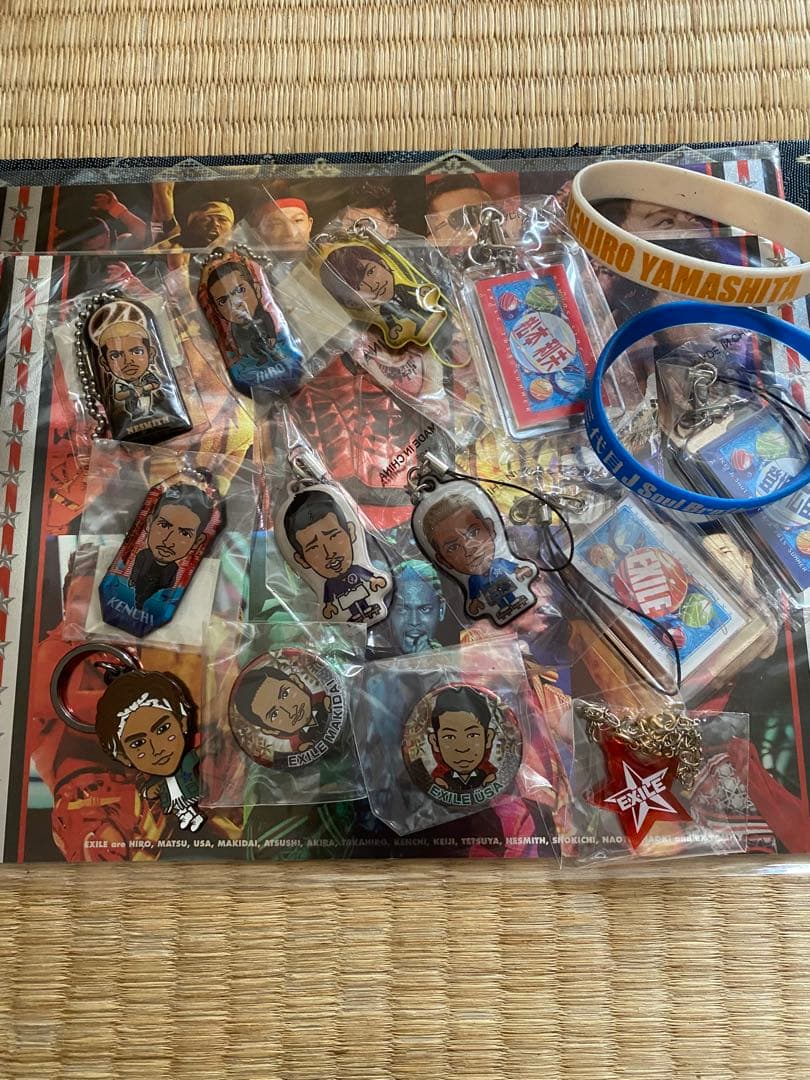 JSB関連グッズセット（キーホルダー・ぬいぐるみ・雑誌）