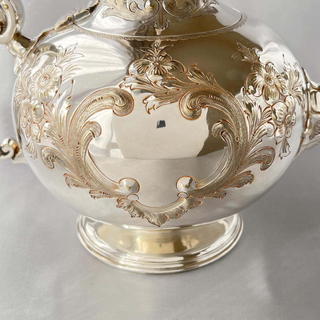 【Martin, Hall 】 イーグルのティーポット【シルバープレート】華麗！