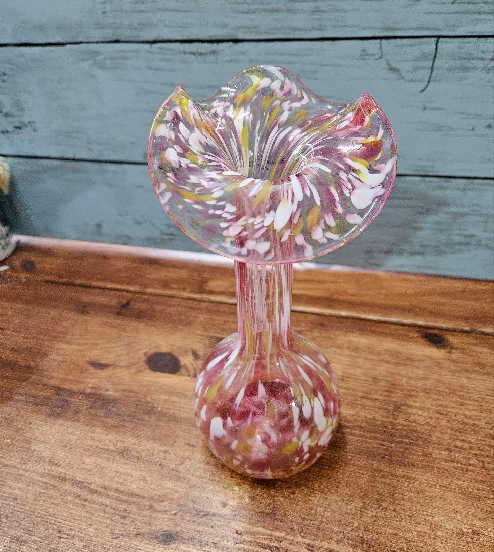 フランスアンティーク オパリンガラス クリシー フリル 花瓶 花器 一輪挿し