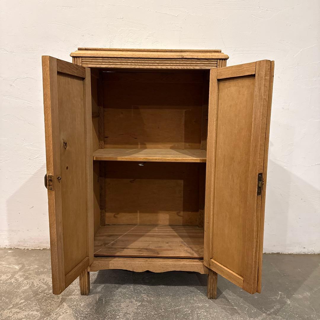 ヴィンテージ　キャビネット　剥離