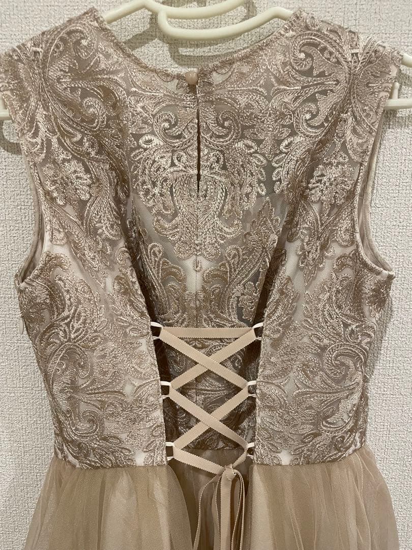 AIMER エメ オーナメント刺繍レースドレス ピンクベージュMサイズ