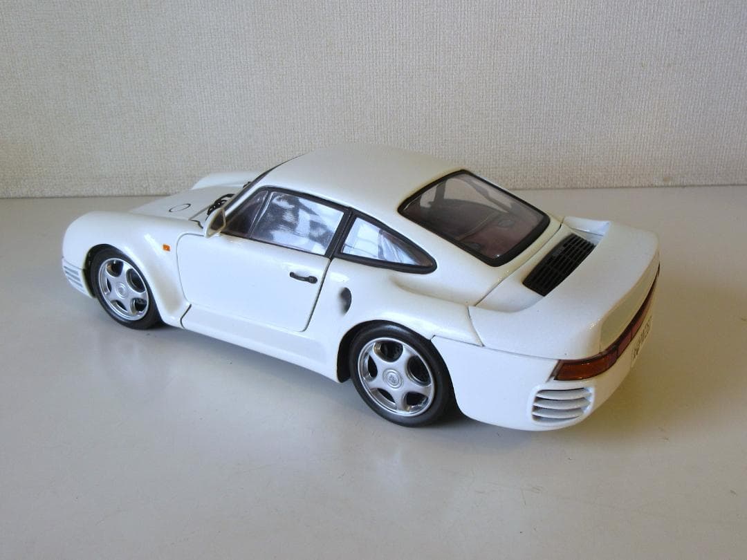 特価 exoto (1/18) ポルシェ 959