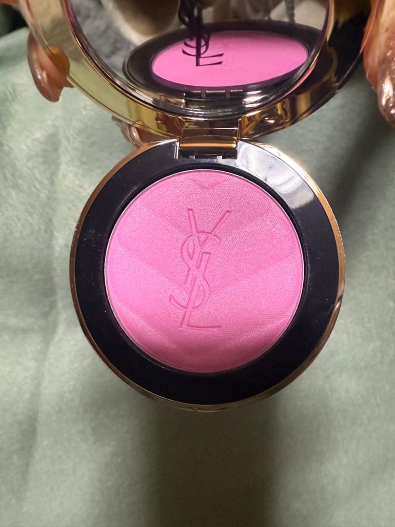 イヴ・サンローラン　メイクミーブラッシュパウダー　YSL チーク　42