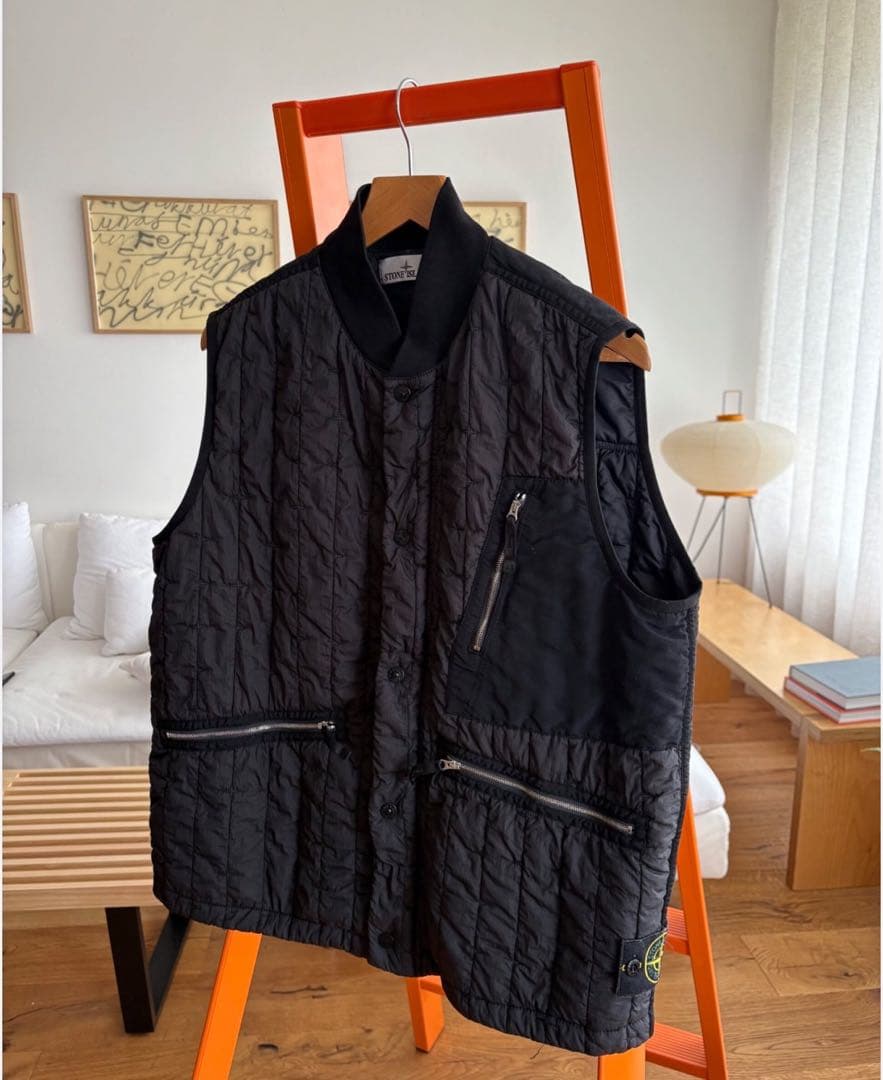 STONE  ブラック キルティングベスト