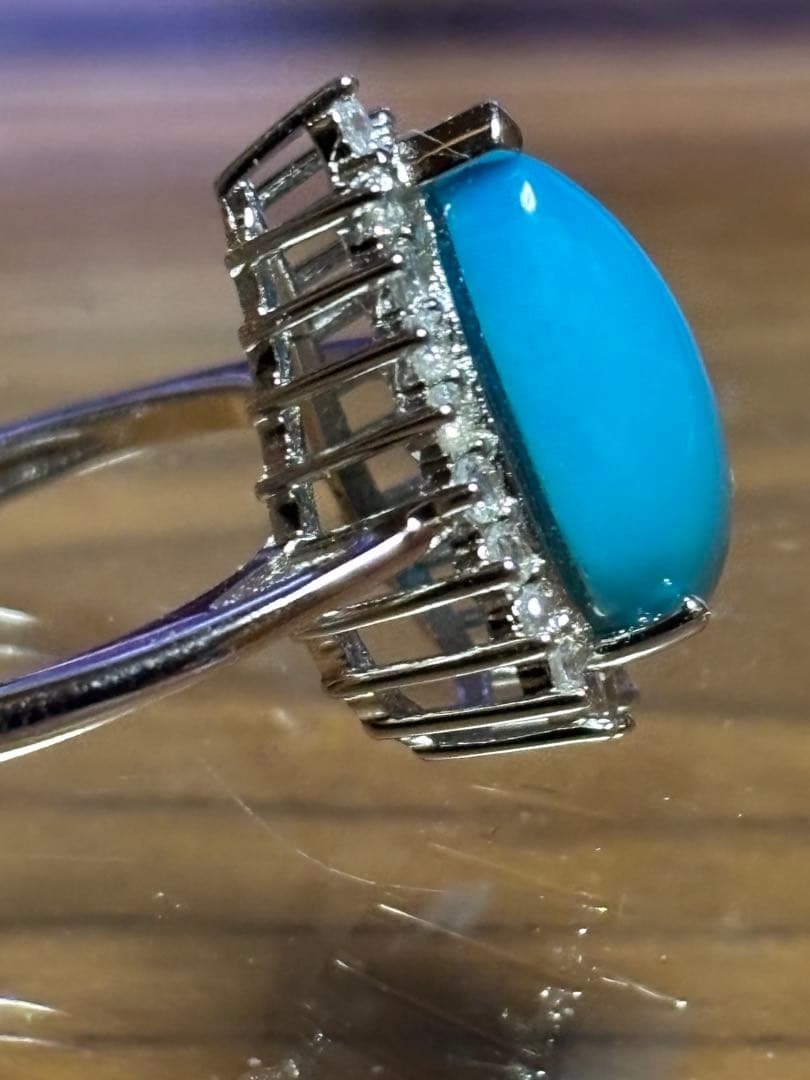 なかなか見つからない！貴重な天然石スリーティングビューティ、ターコイズ！リング