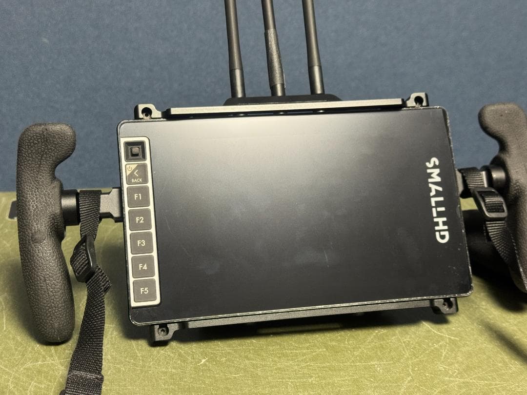 SmallHD 703 Bolt Directors Monitorセット