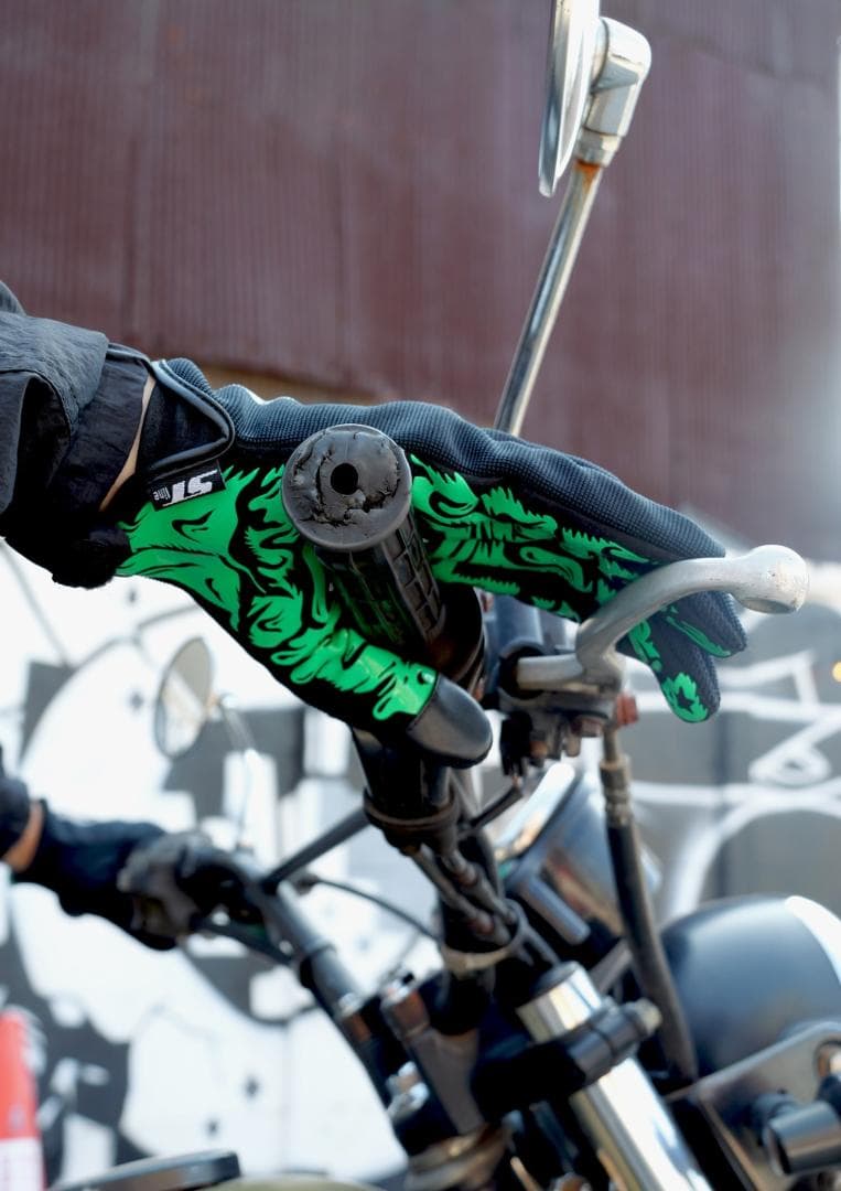 新品　サンタクルーズ x MxMxM スクリーミングハンドグローブ　黒緑