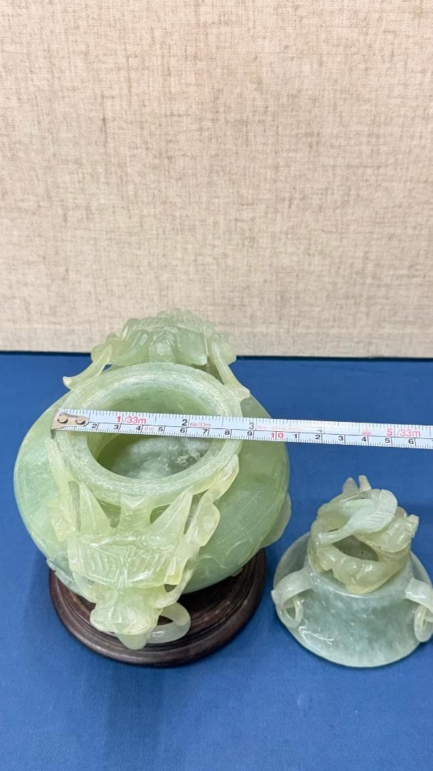 【一点物｜文房玉彫】緑玉 蓋付飾器｜螭龍鈕・瑞獣文｜木台付｜高さ約20 掌中造形