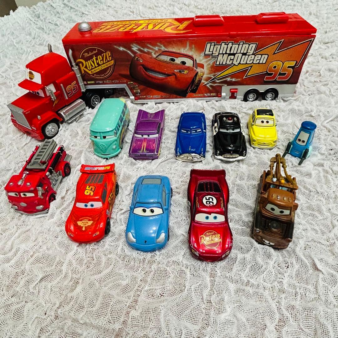 ミニカーセット ライトニング・マックイーン トレーラー付き