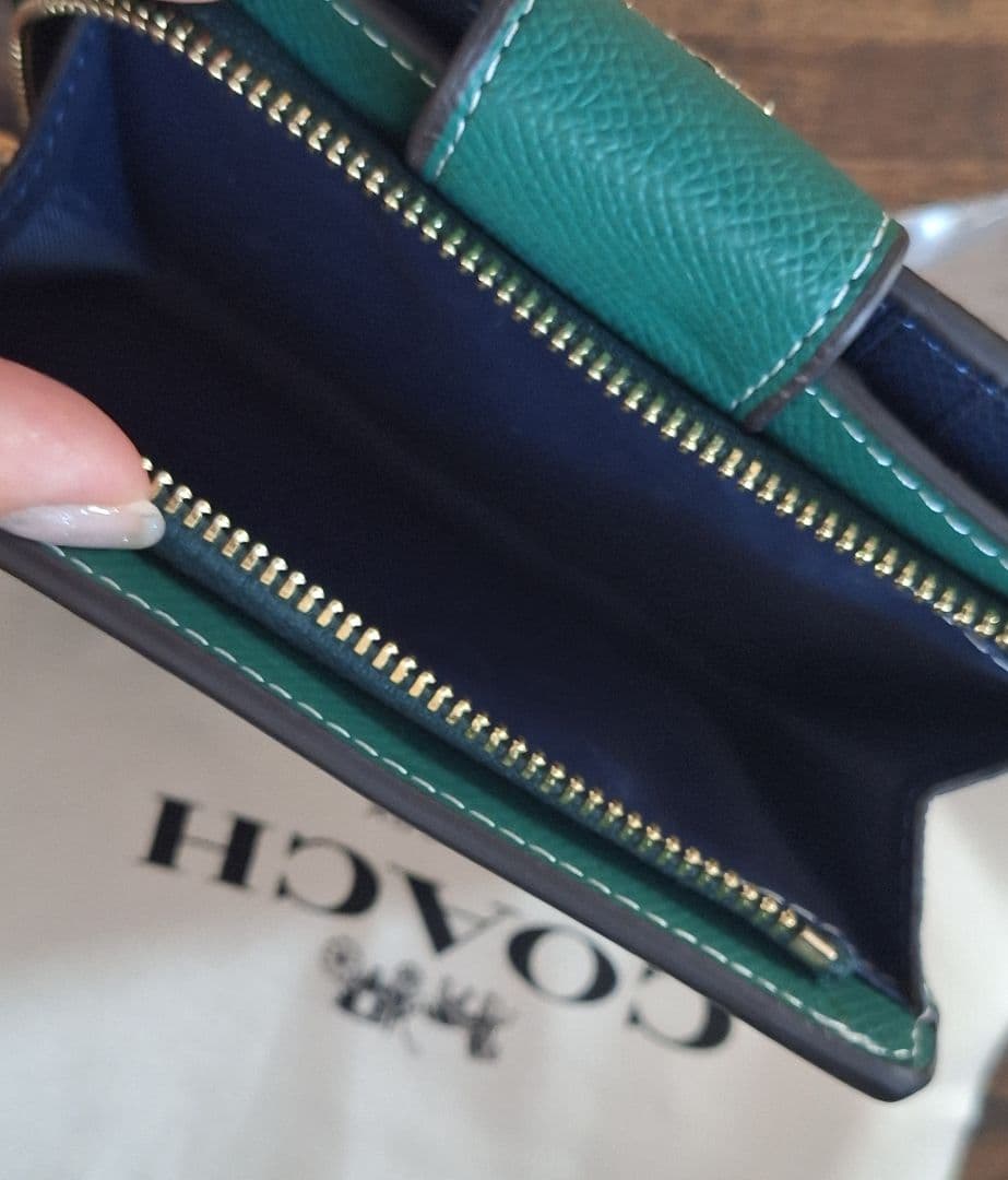 超美品 COACH 財布 グリーン