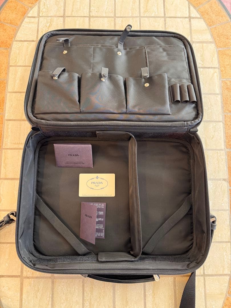 PRADA ブリーフケース V147 S