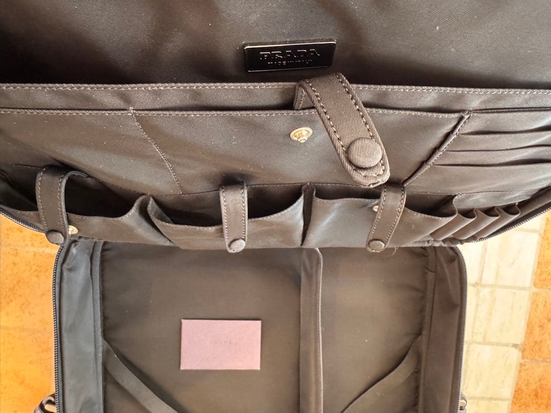 PRADA ブリーフケース V147 S