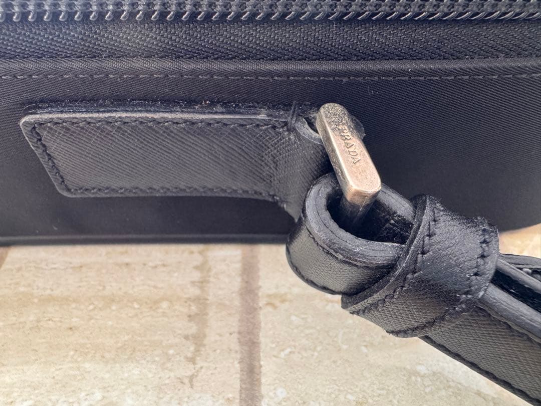 PRADA ブリーフケース V147 S