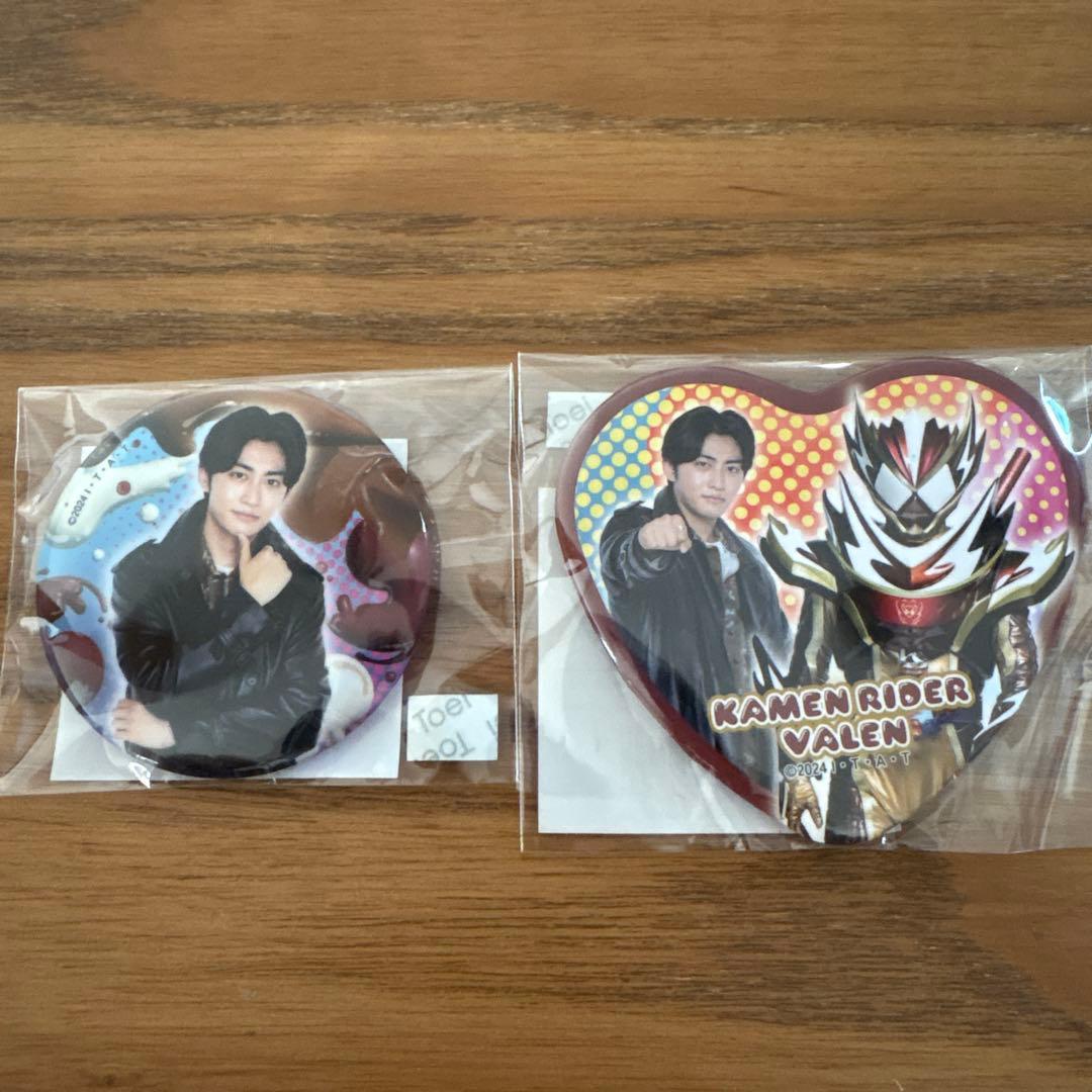 TOS 仮面ライダーヴァレン　ハート型缶バッジ　丸型缶バッチ
