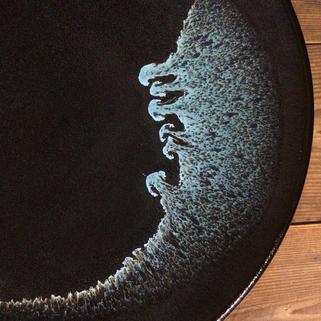 No4110 黒釉二彩大皿　陶印有　直径45.5cm 飾皿　陶磁器　送料無料