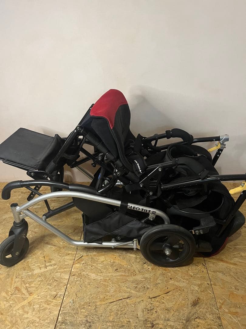 ピグレオ　ティルト　3 折りたたみ　介護車いす　RIGLEO